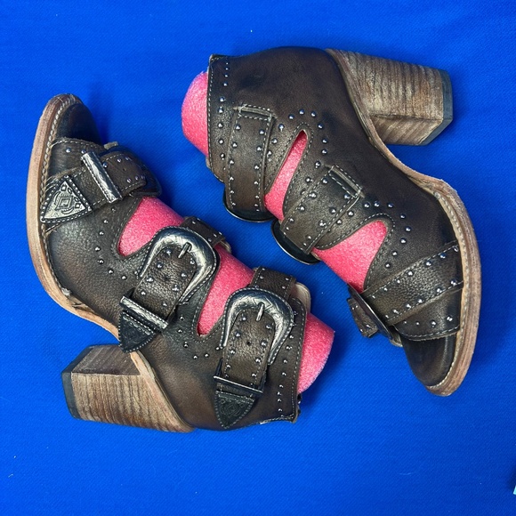 •|•FREEBIRD BY STEVEN•| Brown Violet Leather Triple Buckle Bootie/Sandal Sz 6-7 - Picture 5 of 16